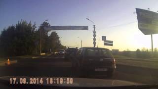 preview picture of video 'бешанная автолюбительница VW GOLF4 гос номер 6228 ВР-2. Полоцк. 17.09.2014'