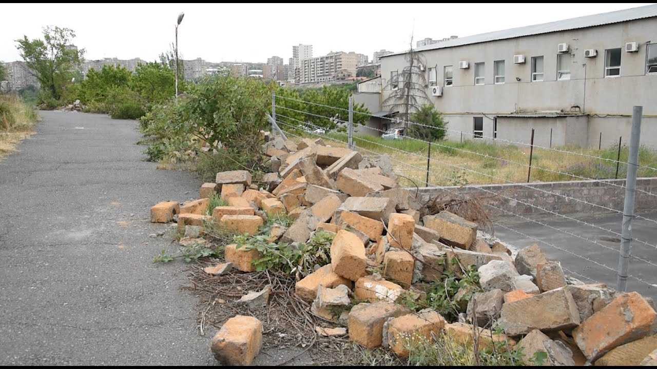 Քաղաքապետարանը «ոտքը քաշել է», Միհրան Պողոսյանի ընկերությունը տեղում փշալարեր է անցկացրել