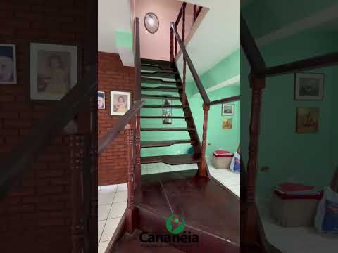 Maravilhosa casa de frente ao mar à venda em Cananéia-SP, no bairro Porto Cubatão