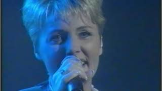 Download lagu Dana Winner Live At The Superbowl - Sun City - Februari 2000 mp3 Download lagu Dana Winner Live At The Superbowl - Sun City - Februari 2000 mp3