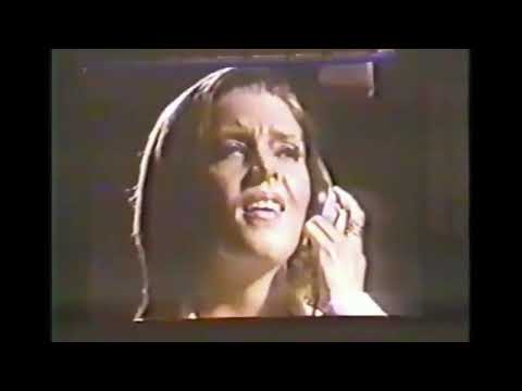 Elvis Presley & Lisa Marie Presley - Don't Cry Daddy (Memphis, TN '97)