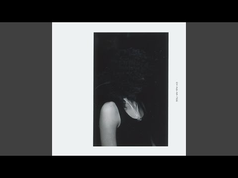 Video thumbnail for Dy-Na-Mi-Tee (Apple Music Home Session)