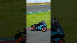 Download lagu Yamaha R25 🏁🔥 #motorcycle #bikelover #motorsport #motorbike #bikelife #yamahar25 mp3