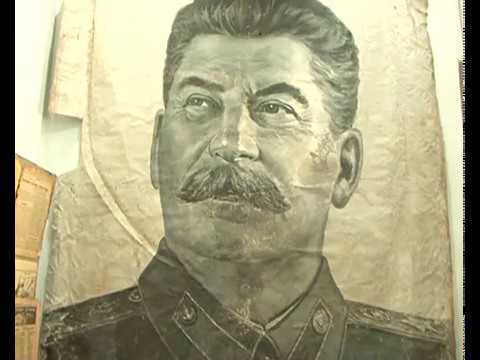 В Курске открылась выставка, посвященная 101-летию октябрьской революции