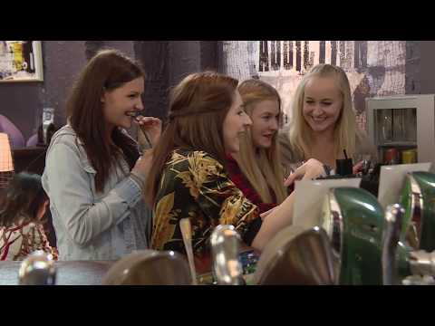 Przyjaciółki w końcu znalazły chwilę na babski wieczór! [19+ ODC. 170]