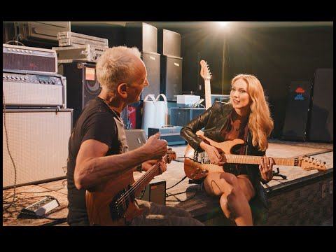 DEF LEPPARD'S PHIL COLLEN SHOWS ME HIS FIRST EVER GUITAR