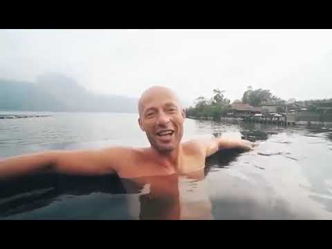 сколько должен зарабатывать нормальный мужик ?