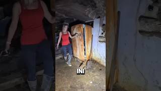 Download lagu SHOCKING SECRET ROOM ❗#viralvideo #scary #information mp3
