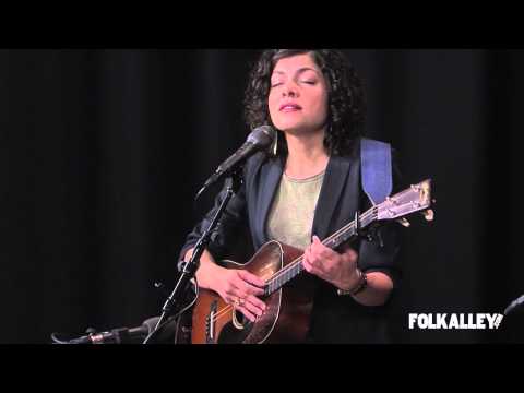 Folk Alley Sessions: Carrie Rodriguez - "Get Back In Love"