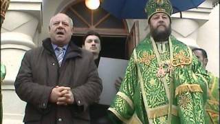 preview picture of video 'Sfinţirea bisericii cu hramul Sfânta Cuvioasă Parascheva din Vasilcău (4)'