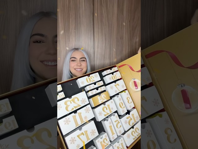 Vídeo relacionado con Harry Potter Calendario Adviento 2025 con 24 Sorpresas, Papelería, Accesorios para el Cabello, Calcetines, Boligrafo Divertido, Bolsa Hogwarts (Estuche Marrón)