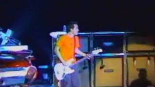 blink 182 Voyeur live The Mark, Tom and Travis Show_by Crisp