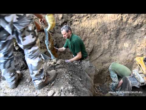 Vyzdvižení sovětské stíhačky La-7 Klimkovice