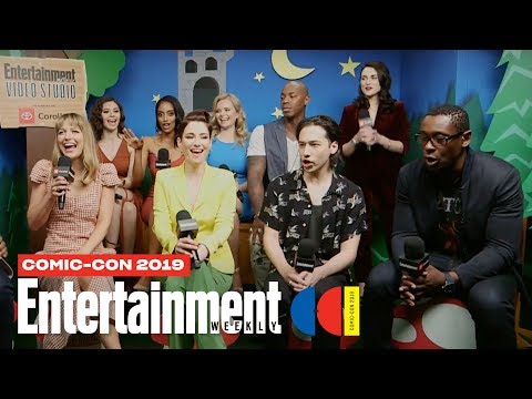 'Supergirl' Stars Melissa Benoist, Chyler Leigh & Cast LIVE | SDCC 2019 | Entertainment Weekly