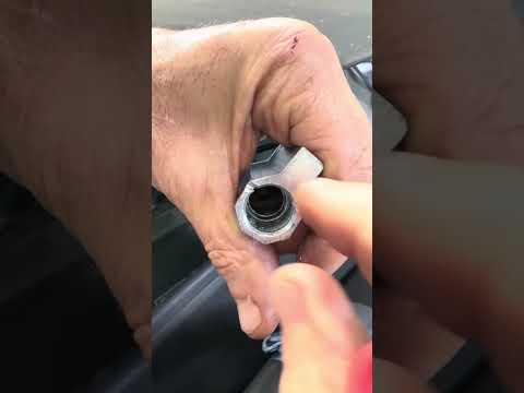 🤣Por no saber decir que no... la capota de este Mercedes nos lo pone difícil
