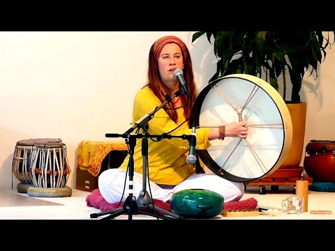 Schamanische Yogastunde mit Satyadevi - Yoga Vidya Live, 06.11.2022 16:30 Uhr