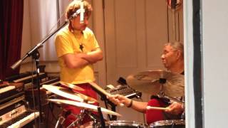 "Mikrojazz": Jack DeJohnette shows drums