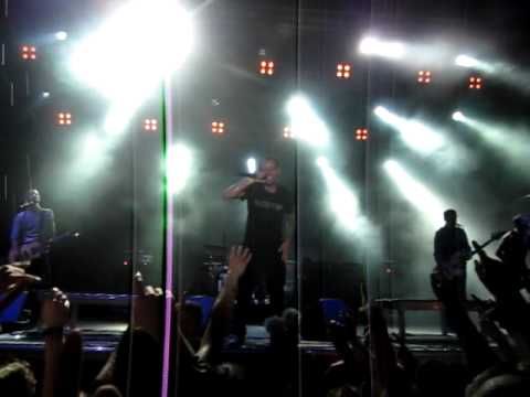 DONOTS - We're Not Gonna Take It @ Folklore 2011