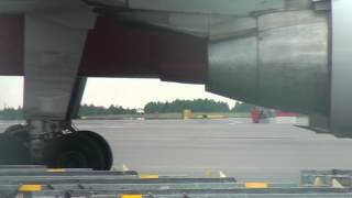 preview picture of video 'Göteborg Landvetter Airport - Takeoff Norwegian B737'