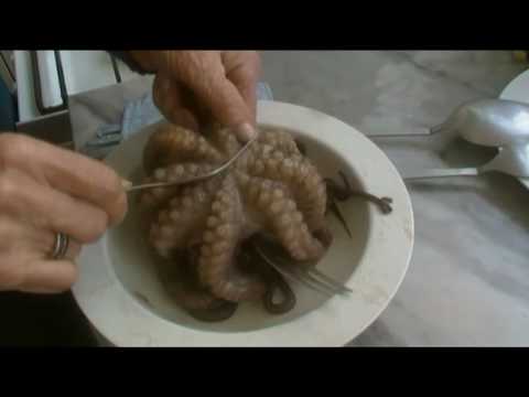 lezione 28- Polpo affogato con spaghetti - Cucina Napoletana di Tradizione- Marinella Penta de Peppo