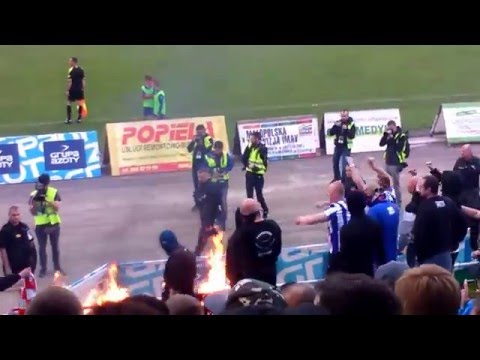 4.05.2016. Tarnovia - Unia Tarnów. Dywan z barw Tarnovii