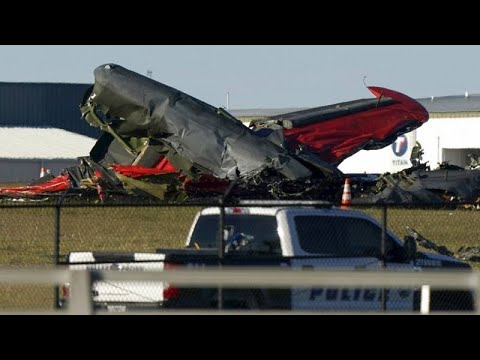 Unglück bei Flugschau: Sechs Tote nach Flugzeug-Kollision in Texas