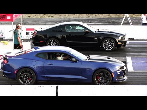 New 2019 Camaro SS vs Mustang GT - drag race