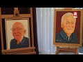 Ouderen met dementie laten kunstwerken zien