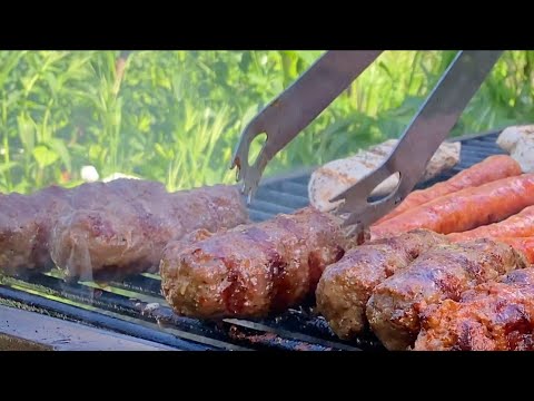 , title : 'Mici de casă vita-porc |Pasta de mici | Romanian garlicky open sausages | Flavoured by Irene'