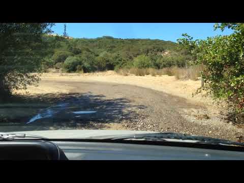 Strada sterrata delle vecchie miniere Piscinas in Costa Verde.