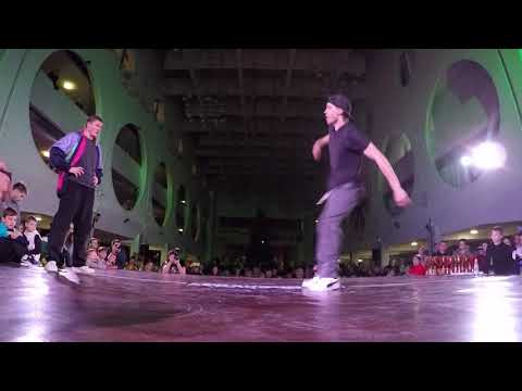 B-boy Metr vs b-boy Volodya
