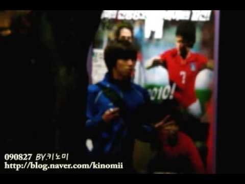 090827 Yunho filming talk to himself scene