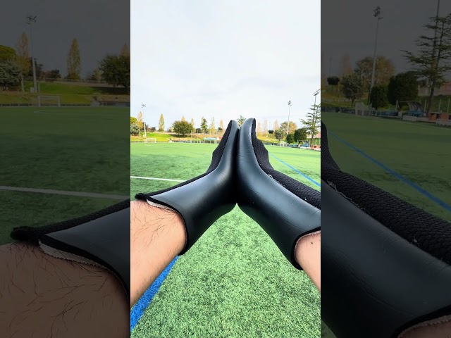 Vídeo relacionado con FCB Guantes de Portero Infantiles Oficiales de FC Barcelona (Talla 4)