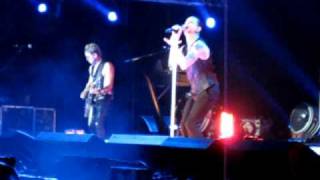 Depeche Mode Moscow 06.02.2010 Miles Away / The Truth Is