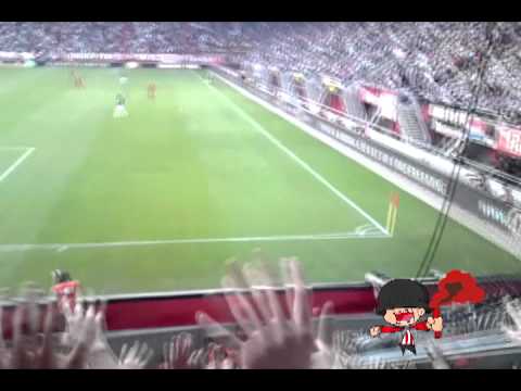 PSV Red White Army - FC Twente - PSV Opkomt & Clublied (02/04/11).