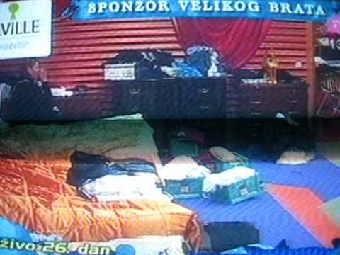 LEPA LUKIC PEVA INSOMNIU