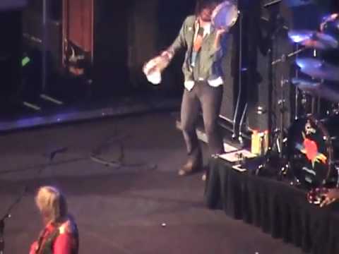 Tom Petty & The Heartbreakers (with Eddie Vedder)- American Girl (Denver 2006)