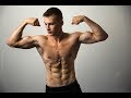 Fitnessmodel Justin flexing and working out