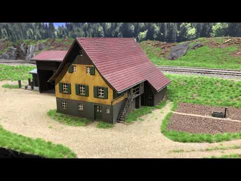 Unsere Modellbahn, Überraschende Änderungen und tausende von Grasbüscheln😂