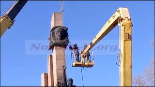 В Николаеве демонтируют барельеф Ленина на памятнике возле «Юности» (видео)