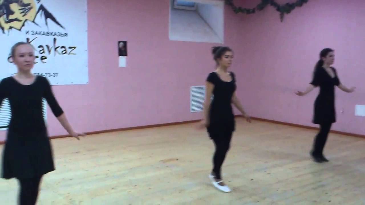 Движения лезгинки для начинающих. Обучалка лезгинки для мужчин. Лезгинка мастер класс. Уроки лезгинки для начинающих. Уроки танцы лезгинка для начинающих.