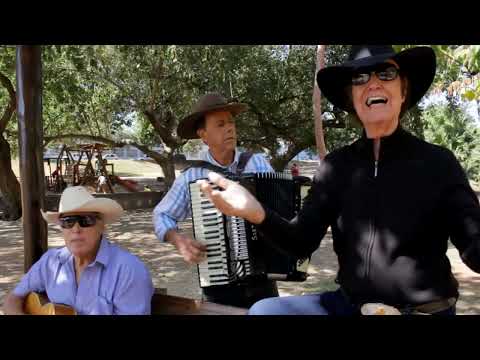 Trio Da Vitória -  O Que Tem A Rosa (Clipe Oficial)