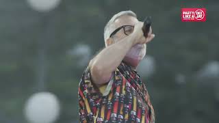 Frankie hi-nrg mc canta Quelli che ben pensano a Party Like A Deejay