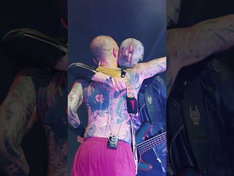 Metal? Not metal? We’ll let you argue in the comments… 😈 #sleeptoken #trivium #sleeptokeniii #iii