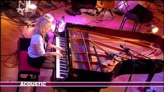 Coeur de Pirate - i kissed a girl (Acoustic)