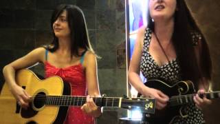 THE VIXENS sing 'The Storms Are On the Ocean'