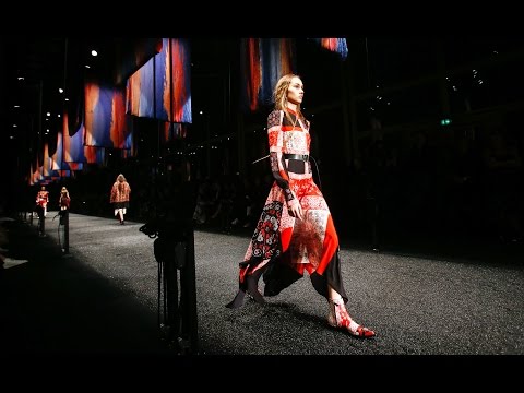 Alexander McQueen | Fall Winter 2017/2018 Full Fashion Show | Exclusive