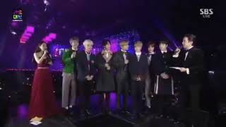Download lagu BTS Jungkook and IU cute interaction during SBS Gayo Daejon Awards mp3 Download lagu BTS Jungkook and IU cute interaction during SBS Gayo Daejon Awards mp3