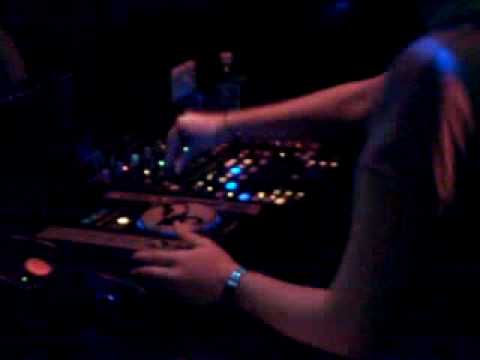 Dj Roberta Twiggy arrasando na Meet!