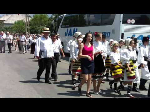 Sarbatoarea com.Dumbravita - Fisculas 2012 (parada portului popular 2)